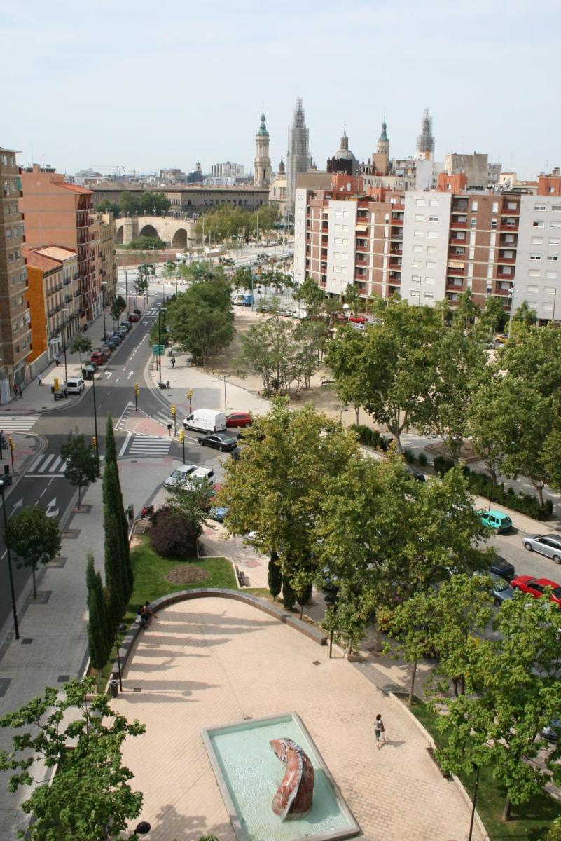 Hostal Puente de Piedra - Housity