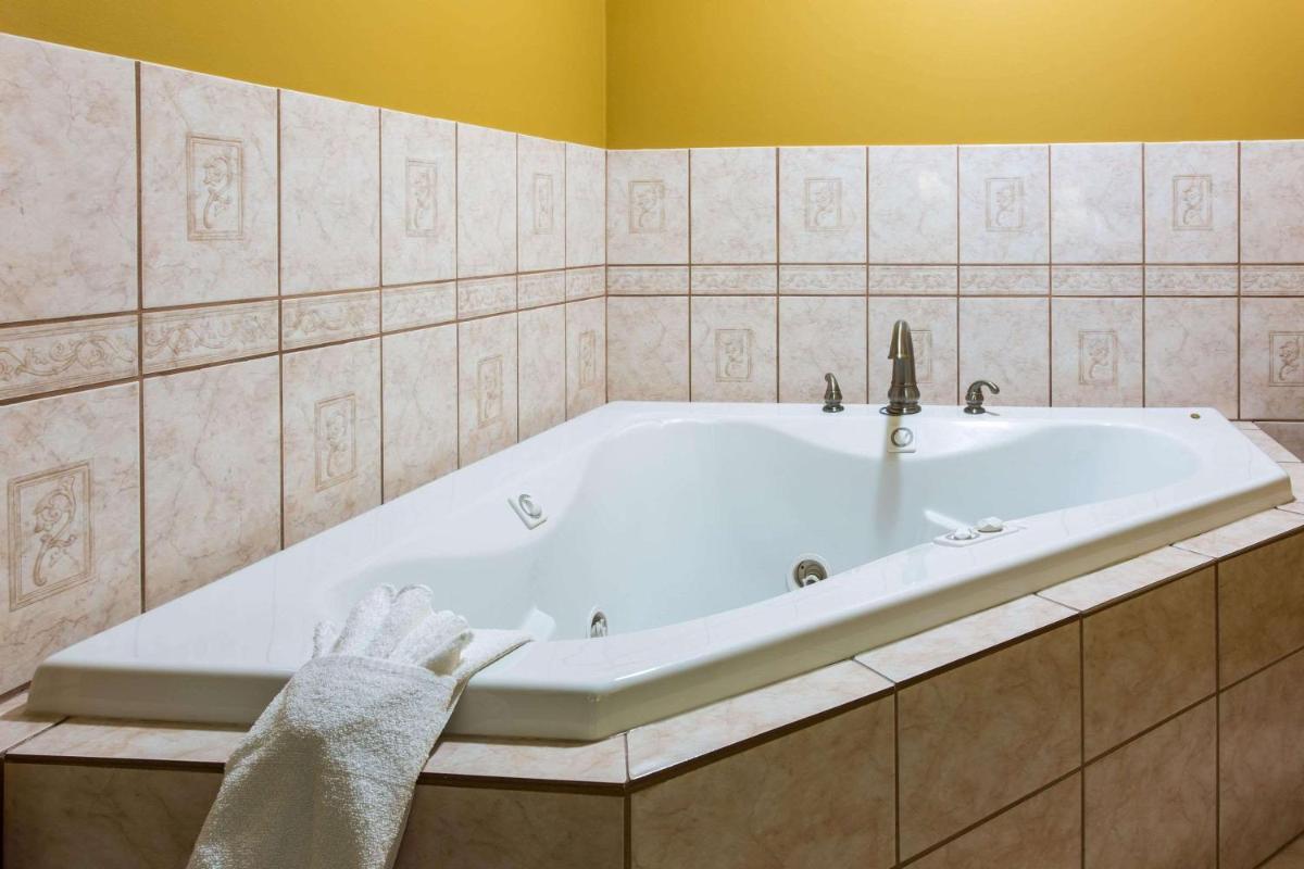 Comfort Inn Columbia West - Housity