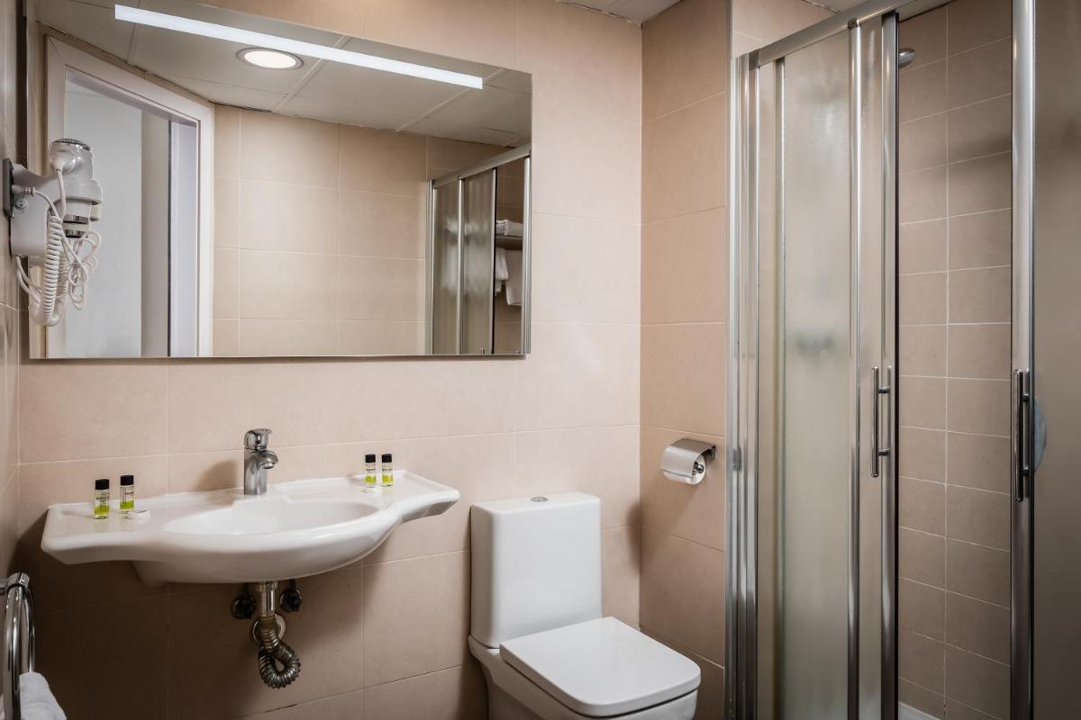 Hotel HC*** Mollet Barcelona - Housity