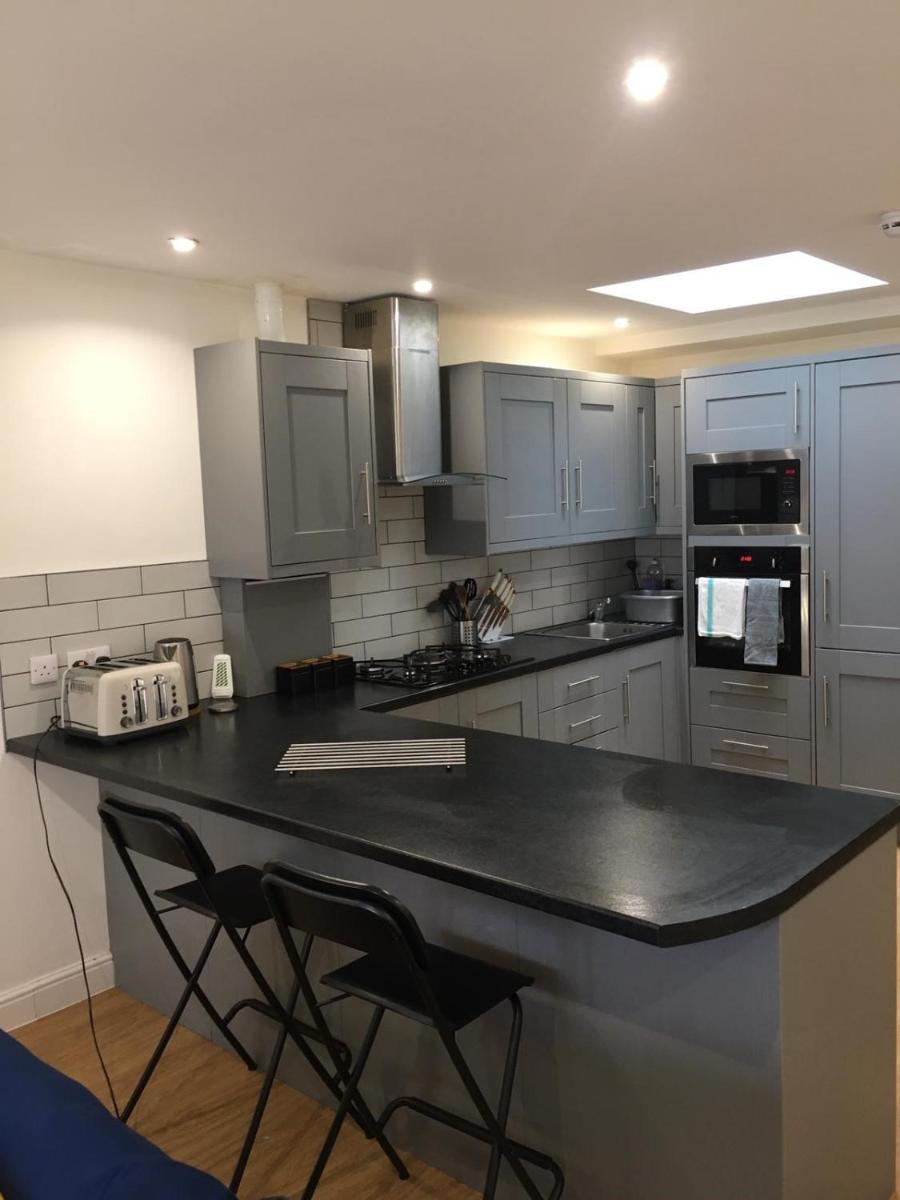Short term lets from £15 per person per night - Housity