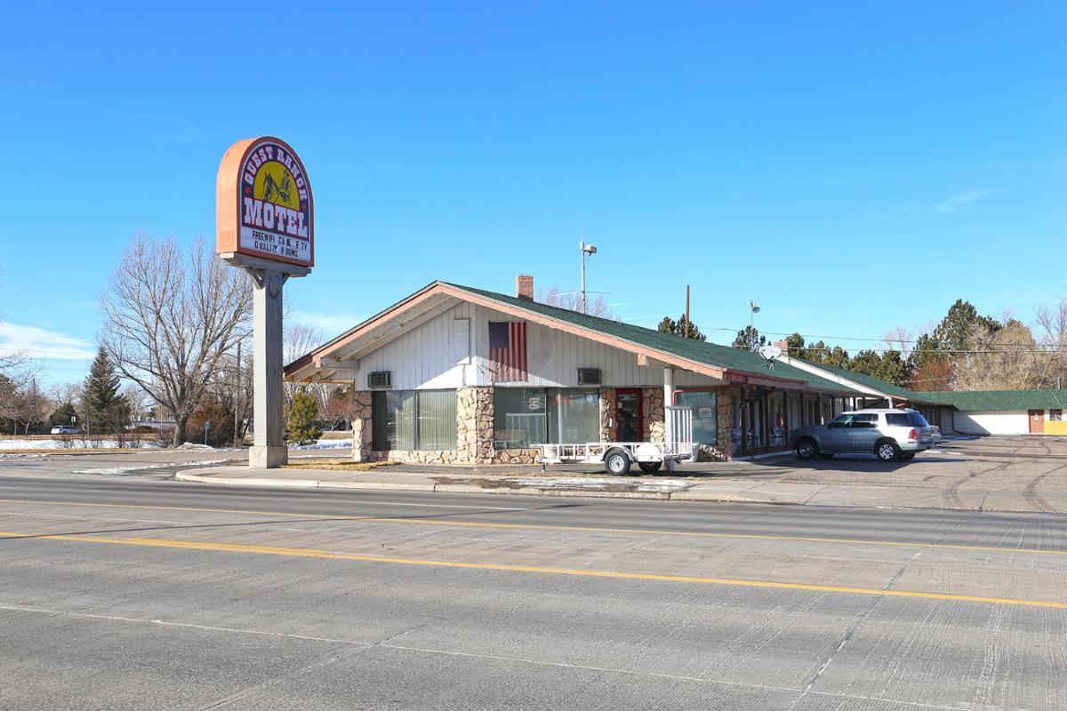 Guest Ranch Motel - Housity
