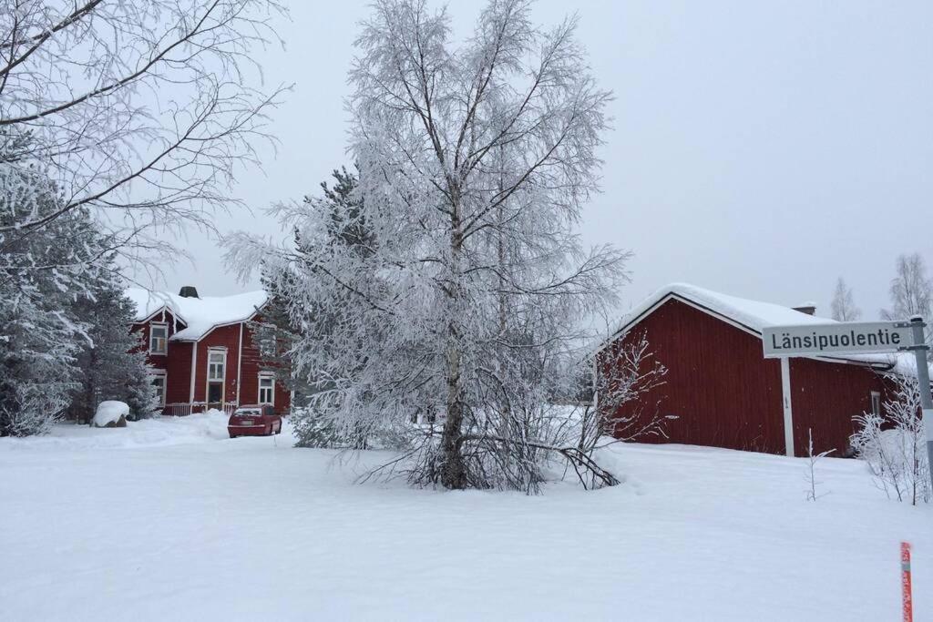Huwikumpula 1830's wooden house in Lapland - Housity