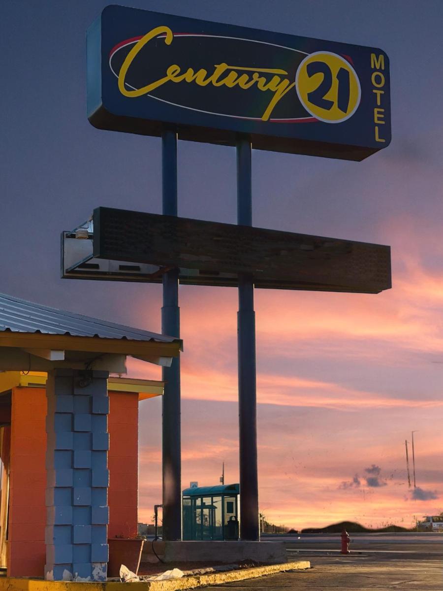 Century 21 Motel - Housity