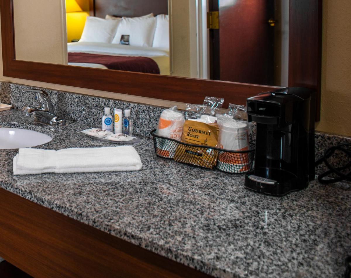 Comfort Inn Dickson - Housity