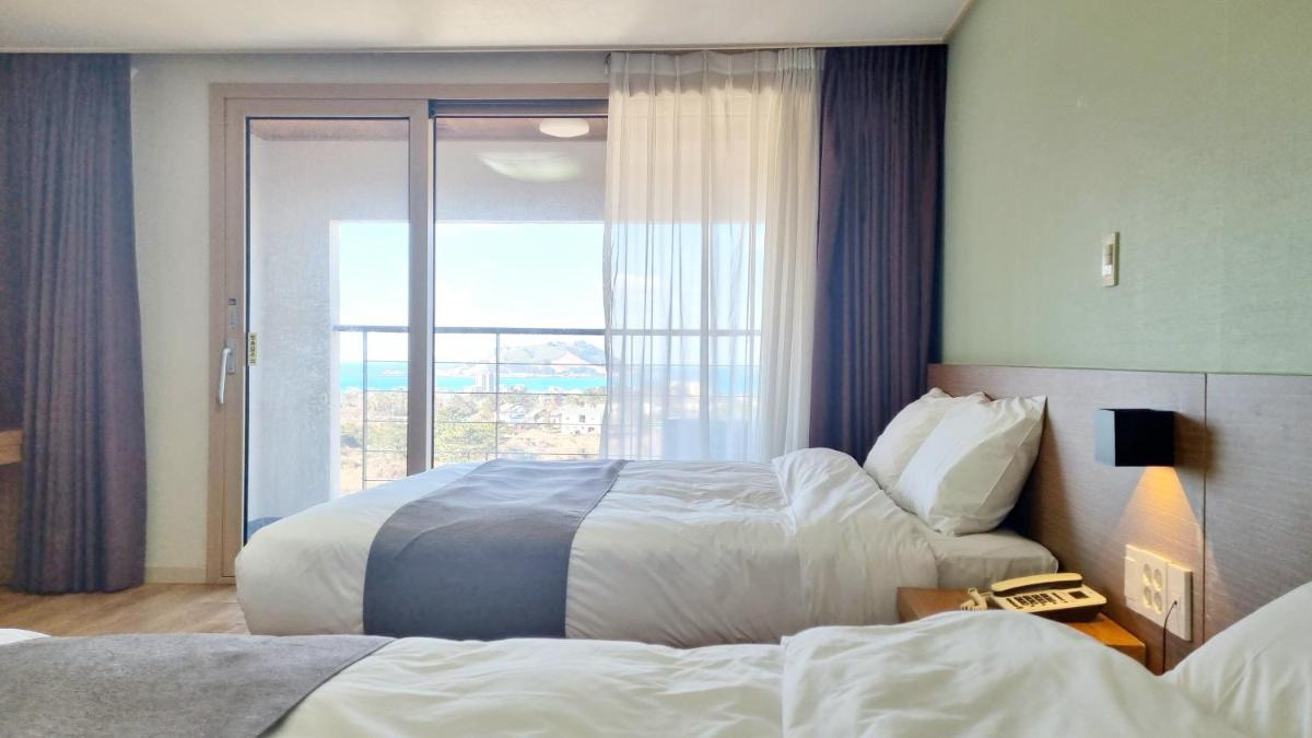 Hi Jeju Hotel - Housity
