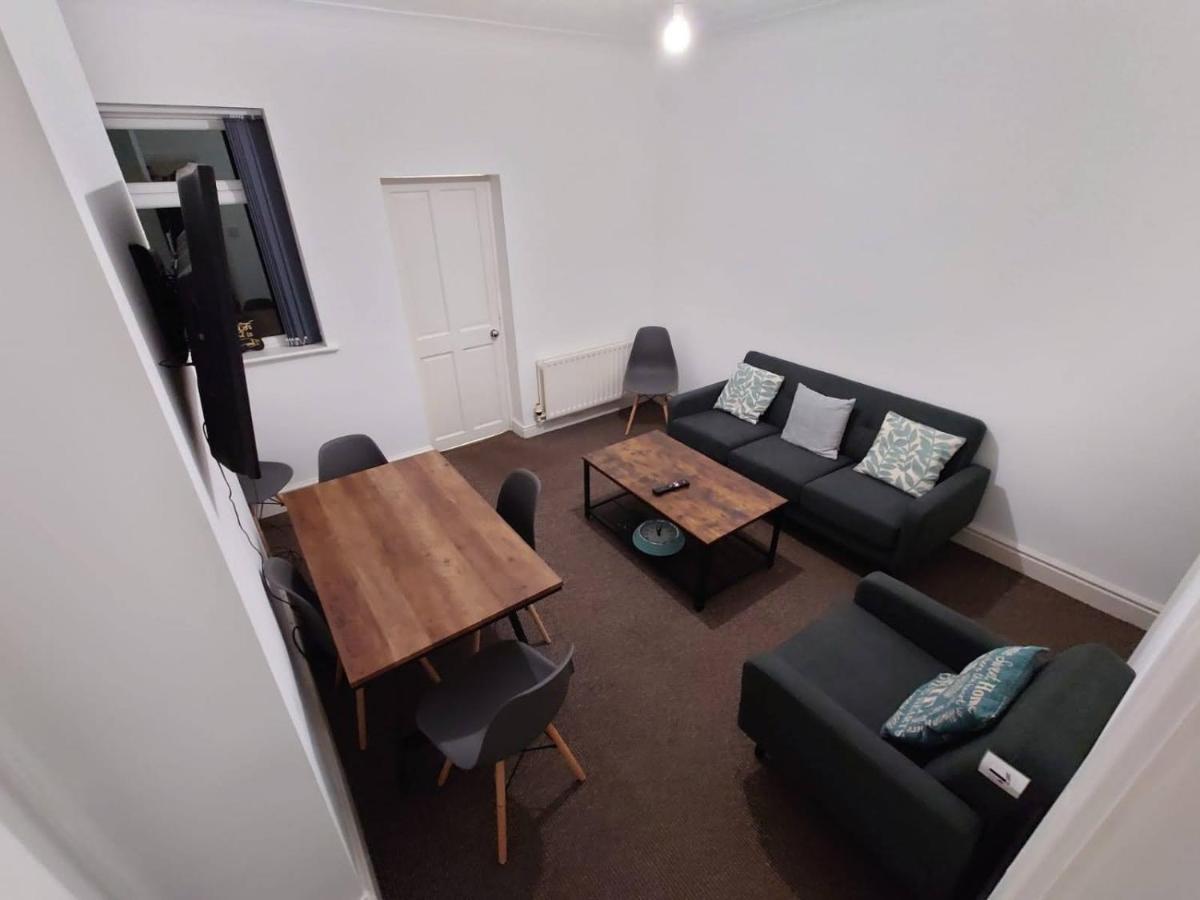 C Amazing 5 Beds Sleeps 7 For Worker or Families by Your Night Inn Group - Housity