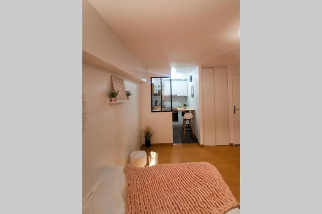 Le Confortable-Cosy studio à 3 minutes du métro - Housity