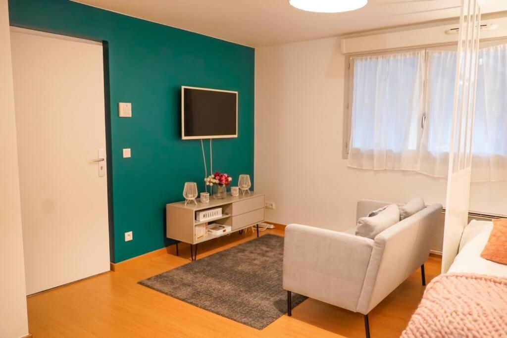Le Confortable-Cosy studio à 3 minutes du métro - Housity