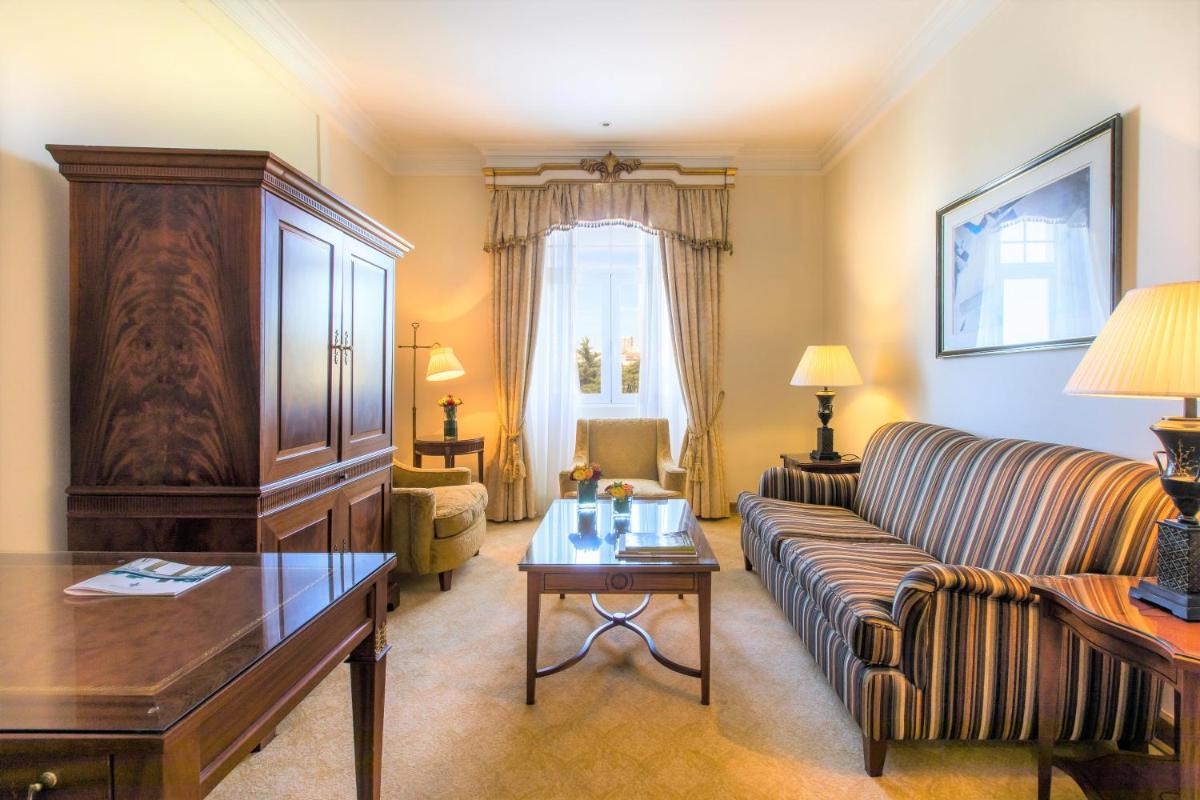 Uma área de estar em Palácio Estoril Hotel, Golf & Wellness
