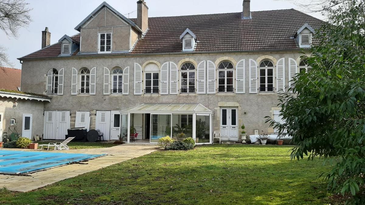 La Levriere d'Arc les Gray Chambre D'hotes - Housity
