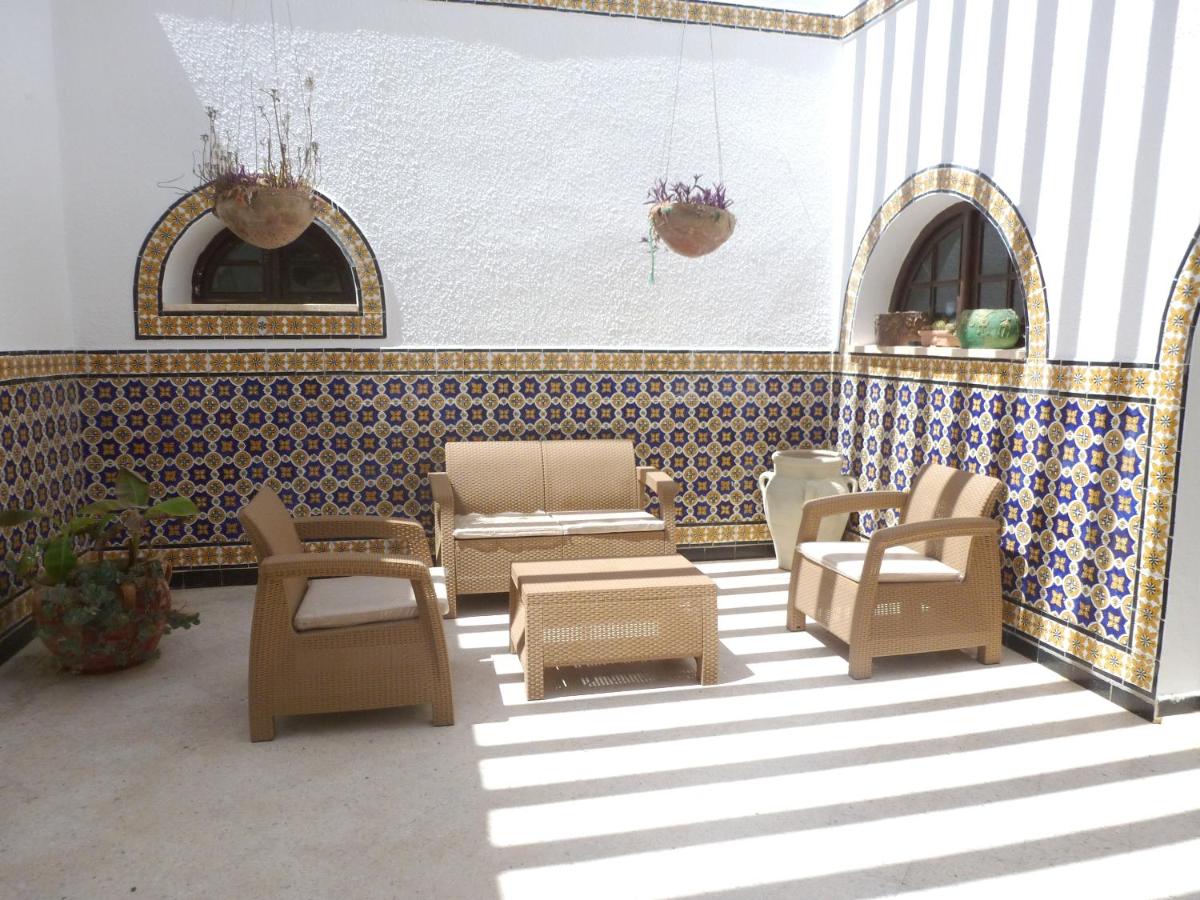 Suitetrails - 4 bedrooms villa with sea view private pool and enclosed garden at Hammamet 1 km away from the beach