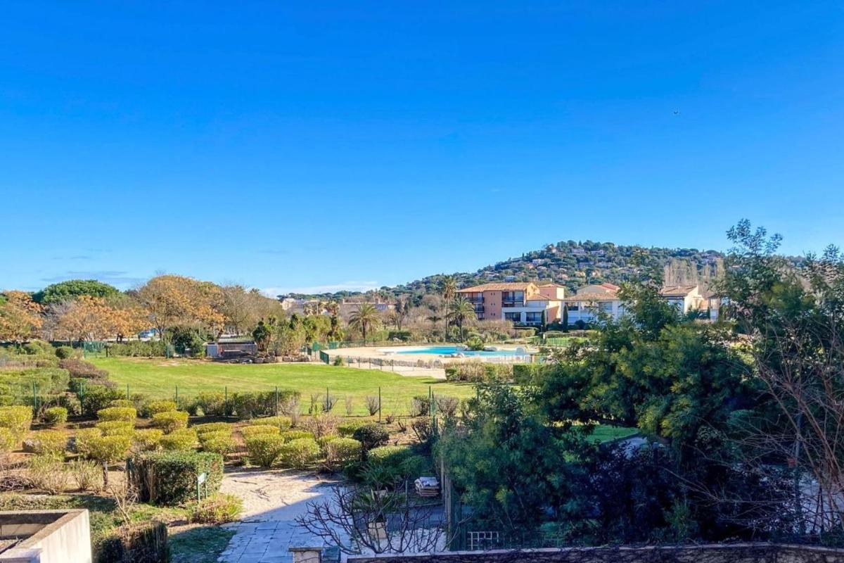 Suitetrails - Nice Apartment In The Village Of Gassin