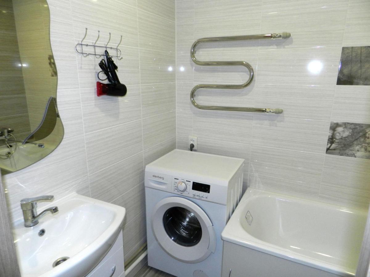 Suitetrails - 3-room Apartment near Inturist on Sobornyi Avenue 156, by GrandHome