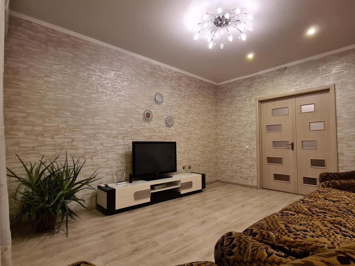 2-room View Apartment on Sobornyi Avenue 171, by GrandHome - Housity