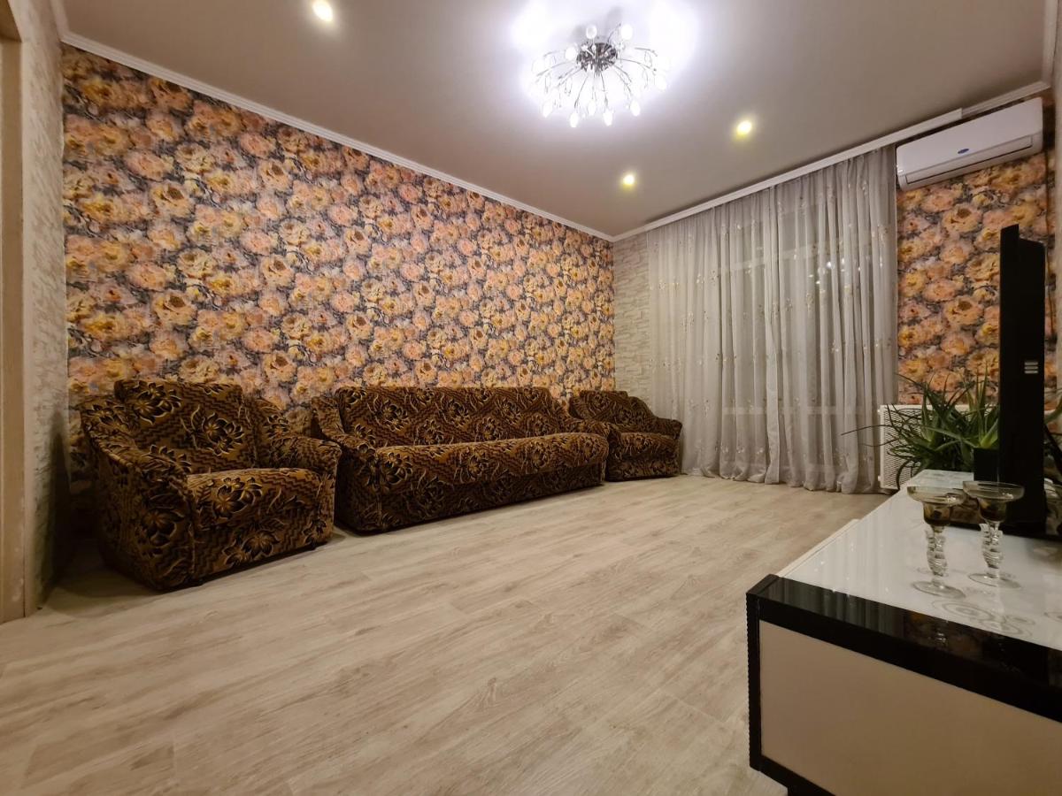 2-room View Apartment on Sobornyi Avenue 171, by GrandHome - Housity