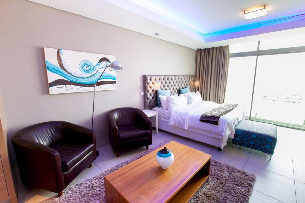 Suitetrails - Crystal Towers Luxury Apartments by Century City Letting