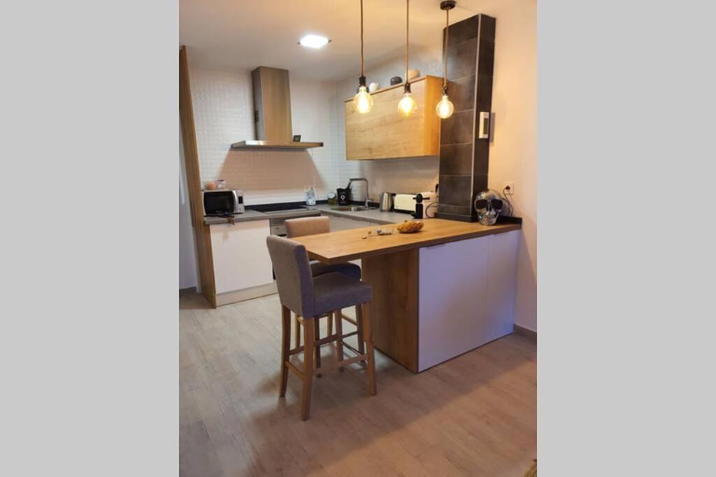 Precioso piso con vista y junto al mar - Housity