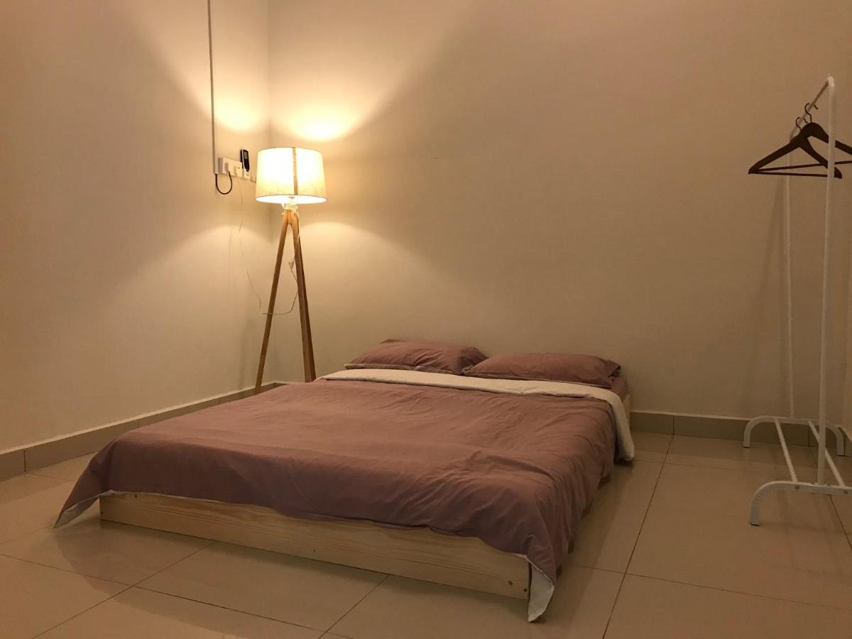 75 Cozy Home - Homestay Kluang (Gated and Guarded, Northern European Interior) - Housity