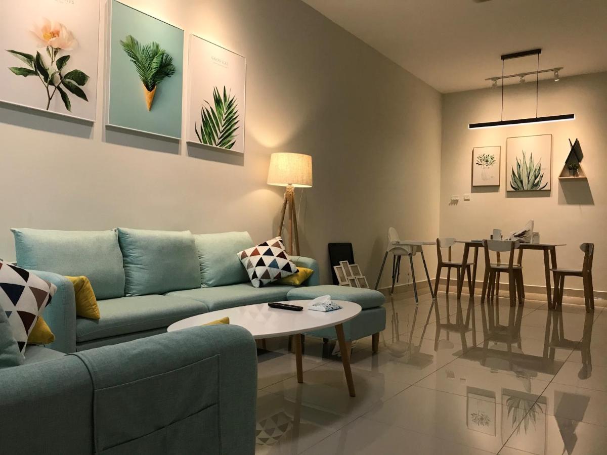 75 Cozy Home - Homestay Kluang (Gated and Guarded, Northern European Interior) - Housity