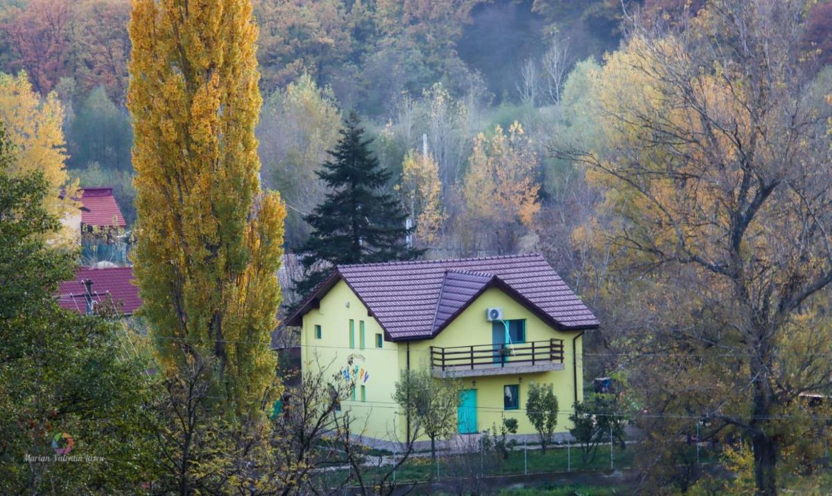 Pensiunea HAPPY - Housity