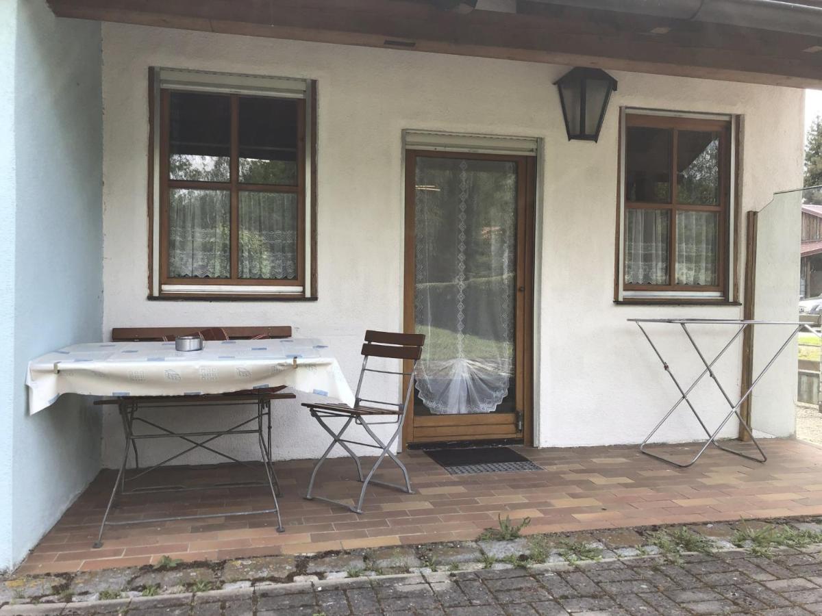 SAD121 - Monteurzimmer in Schwandorf in grüner Lage - Housity