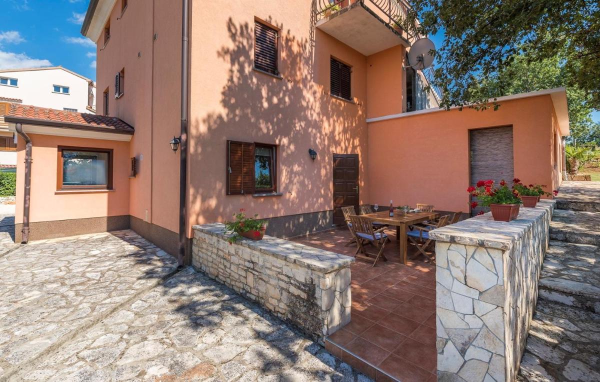 Apartment Nino - Housity