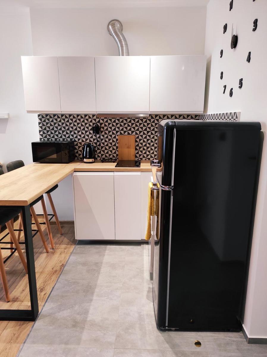 Mirror Apartments - Housity