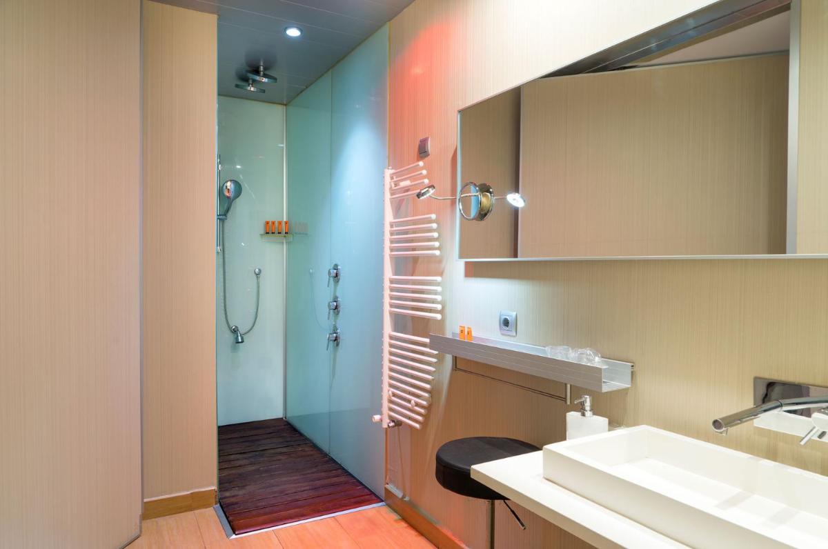 Un baño de Hotel Spa La Casa del Rector Almagro