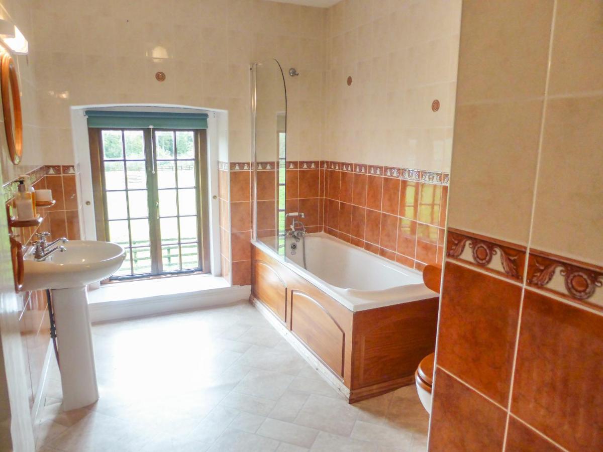 The Coach House - Housity