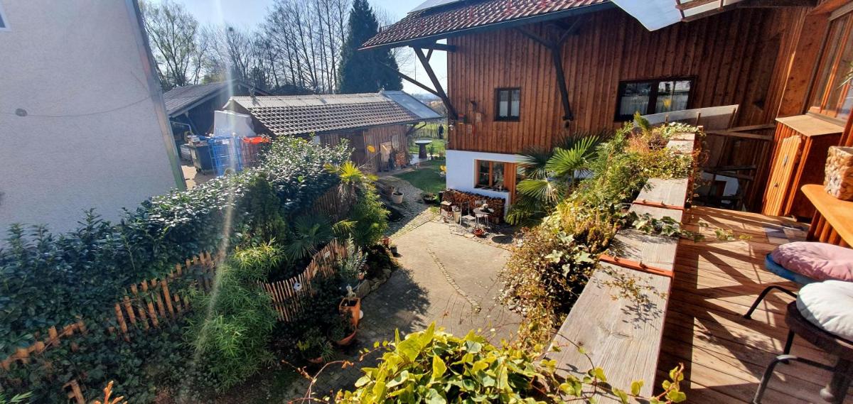 Ferienwohnung 2 mittig in Vogtareuth Rinser - Housity