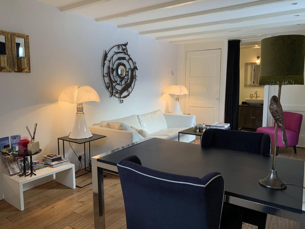 Place To Be - Housity
