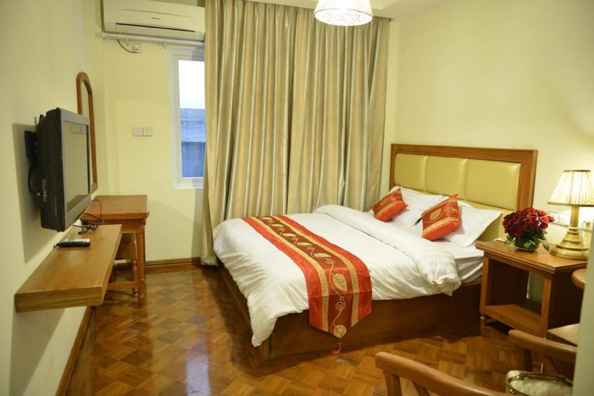 Gold Yadanar Hotel - Housity