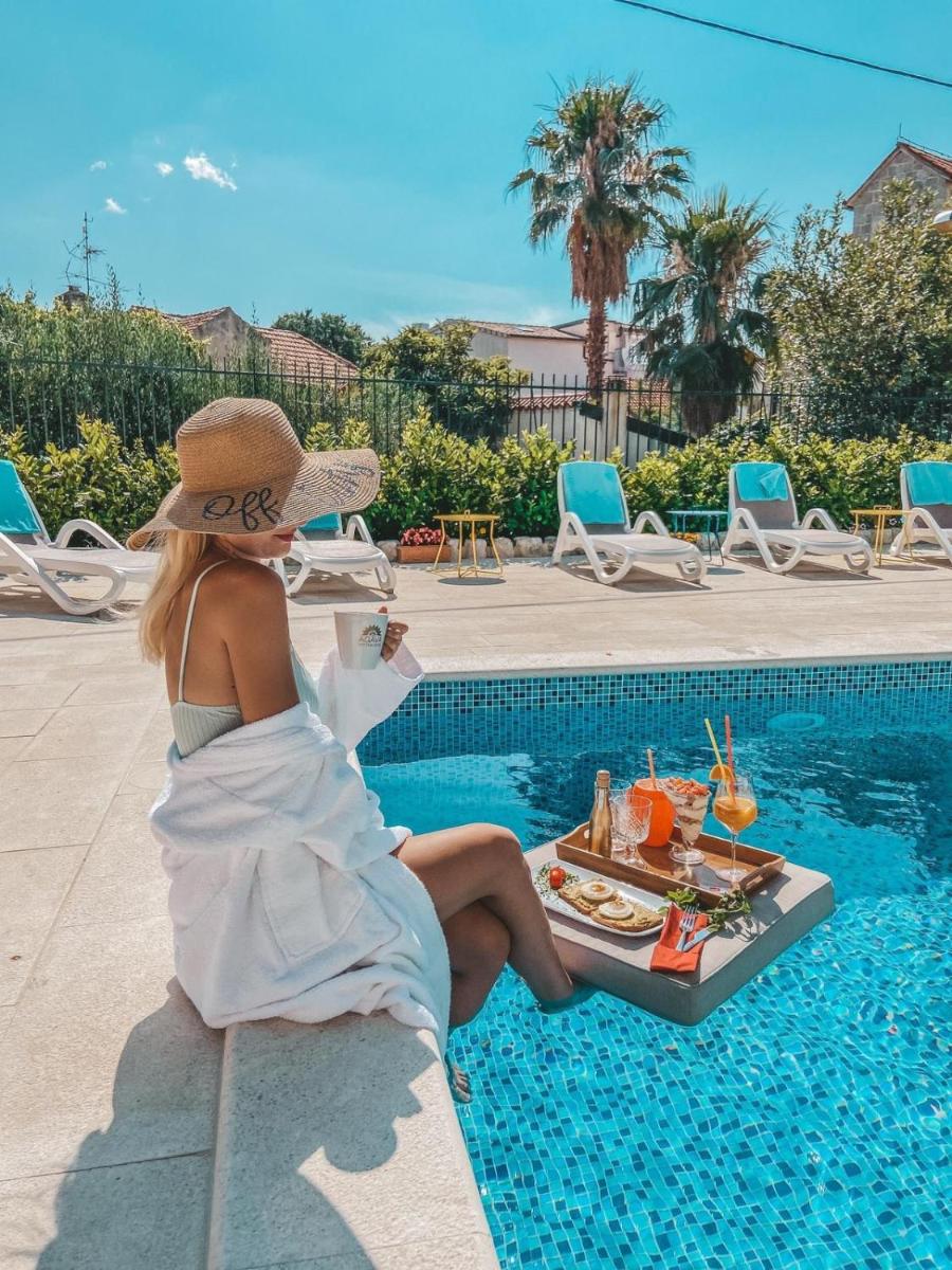 Agava Lux Rooms&Pool - Housity
