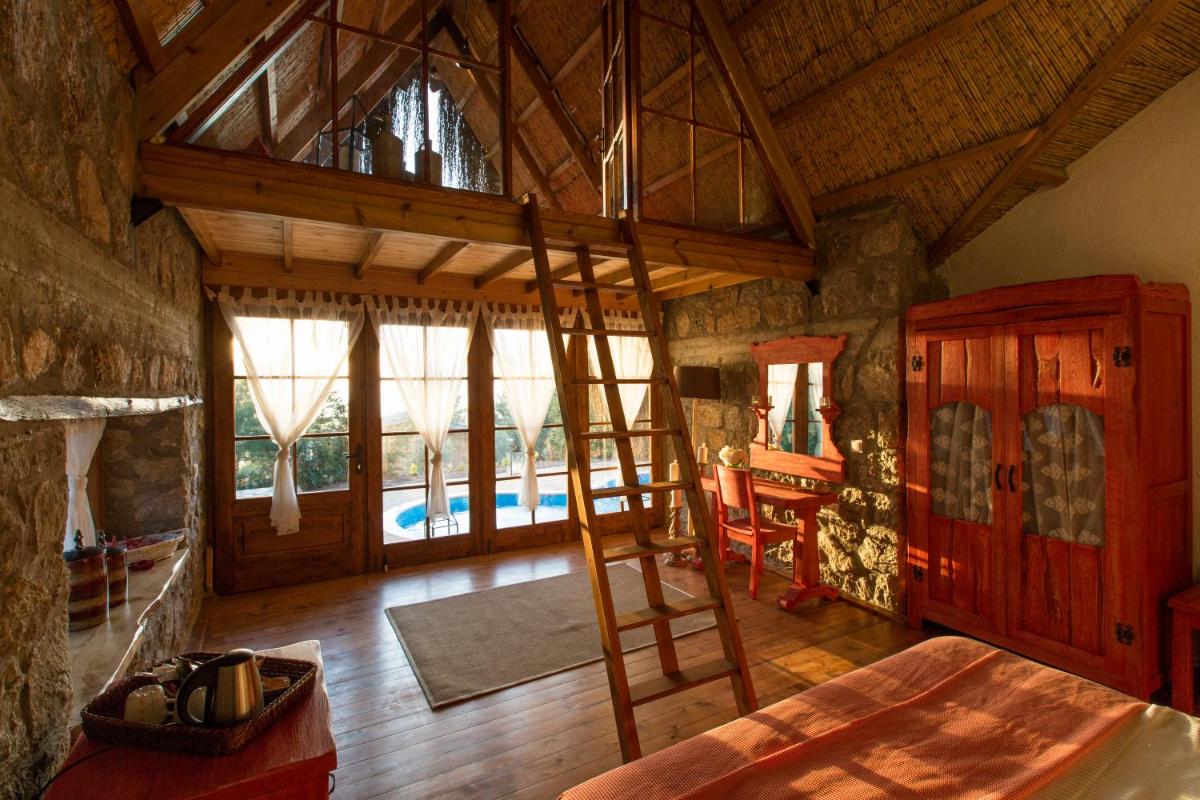 Nautical Hotel - Housity