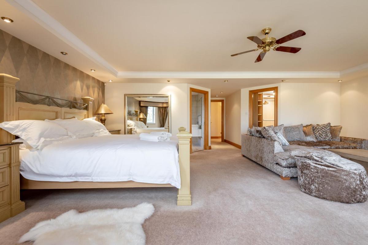 Luxury 6-bed house with pool - Housity