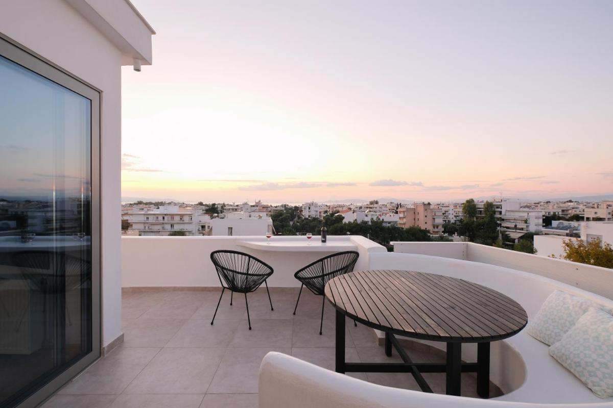 Suitetrails - Amazing Suite at Glyfada with sea view & jacuzzi