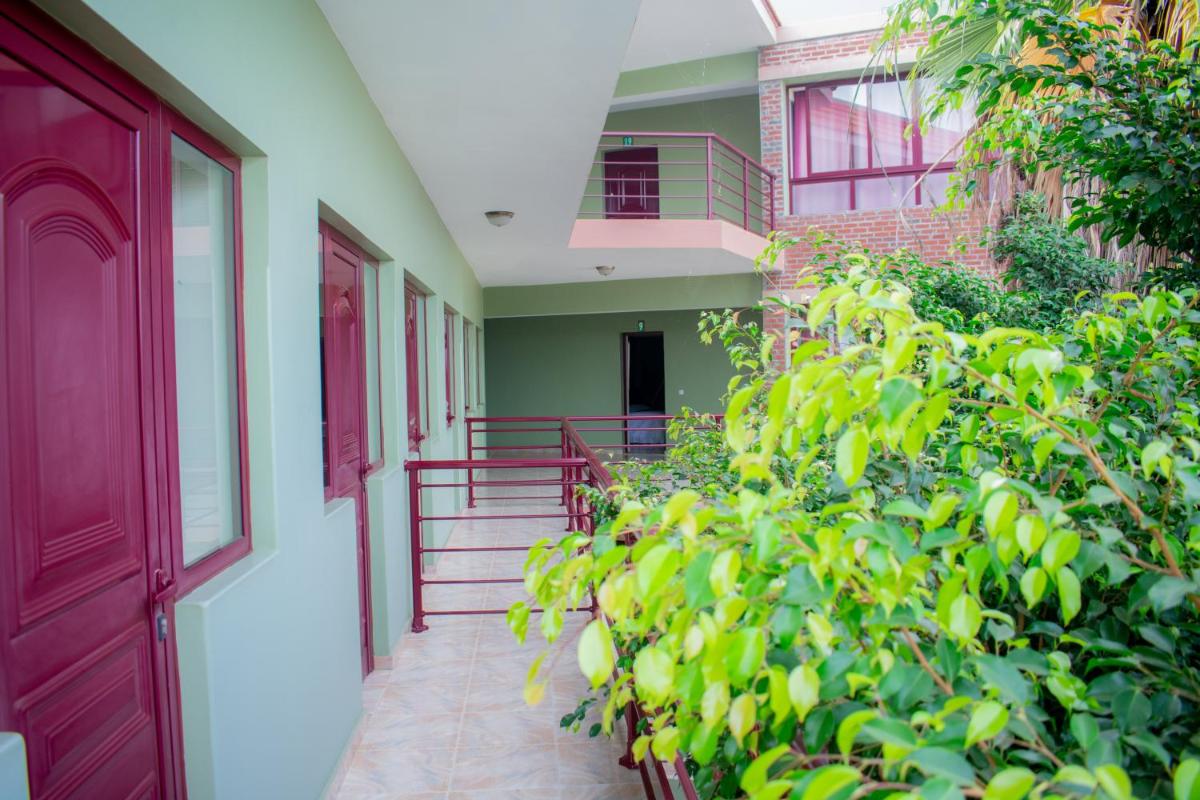 Hotel Santos Pina - Housity