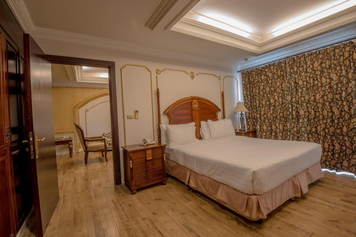 Four Seasons Place Pattaya - Housity