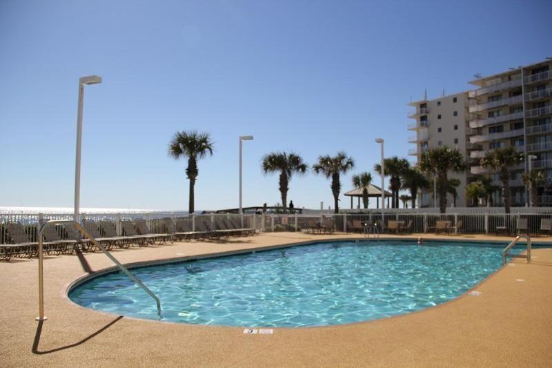 Tradewinds 1102 - Housity