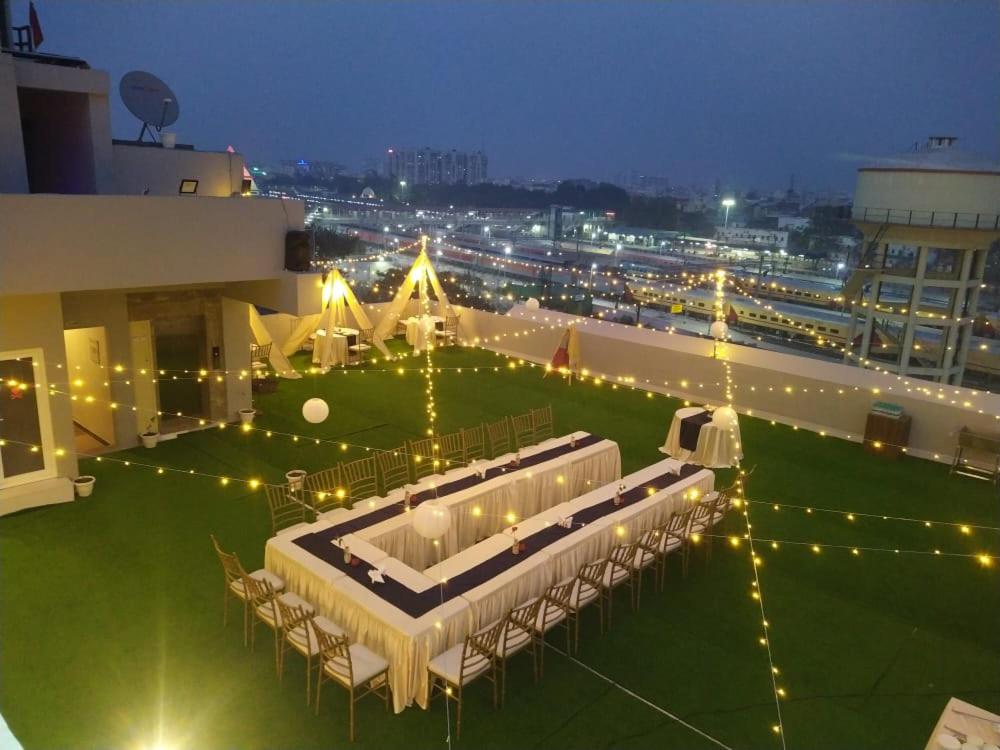HOTEL FOUR ELEMENT - Housity