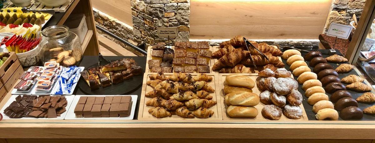 Comida en o cerca de este hotel