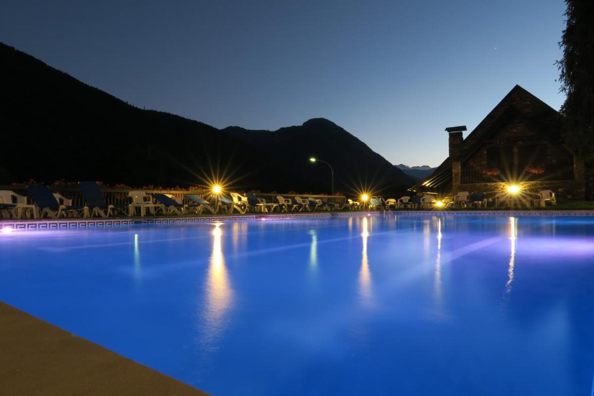 Piscina en o cerca de Hotel Petit Lacreu