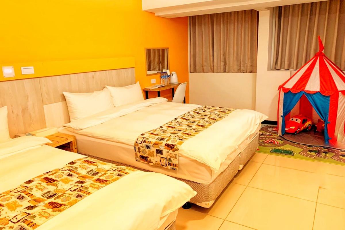 Good Night Hotel - Housity