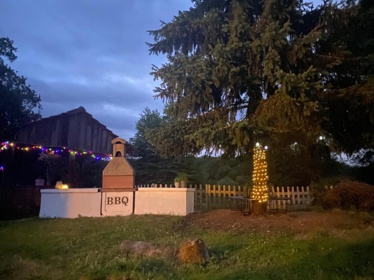 Fonclaire Holidays Glamping 'Luxury Camping' - Housity