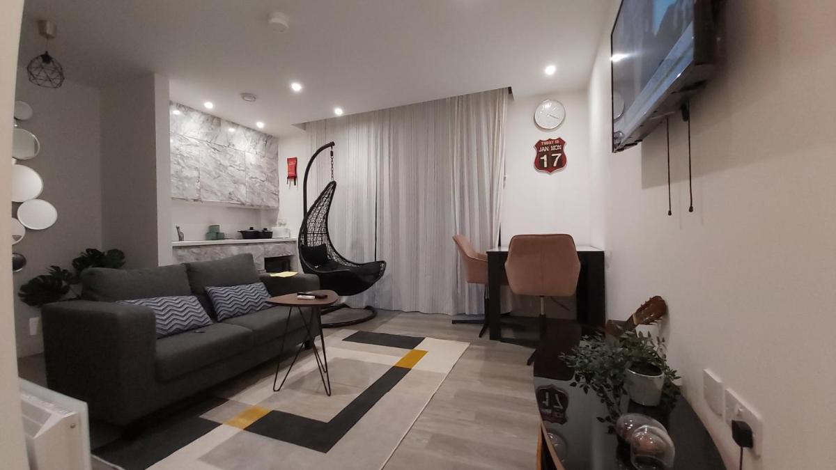 Lovely Studio Apartment Sheffield City Centre - Netflix, WiFi, Digital TV - Hizvo