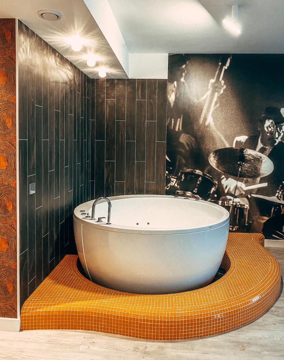 sky ORANGE jacuzzi 28 FLOOR - Housity