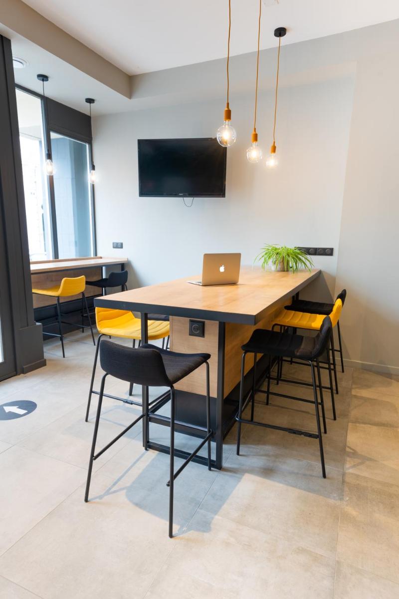 Ibis Pau Centre - Housity