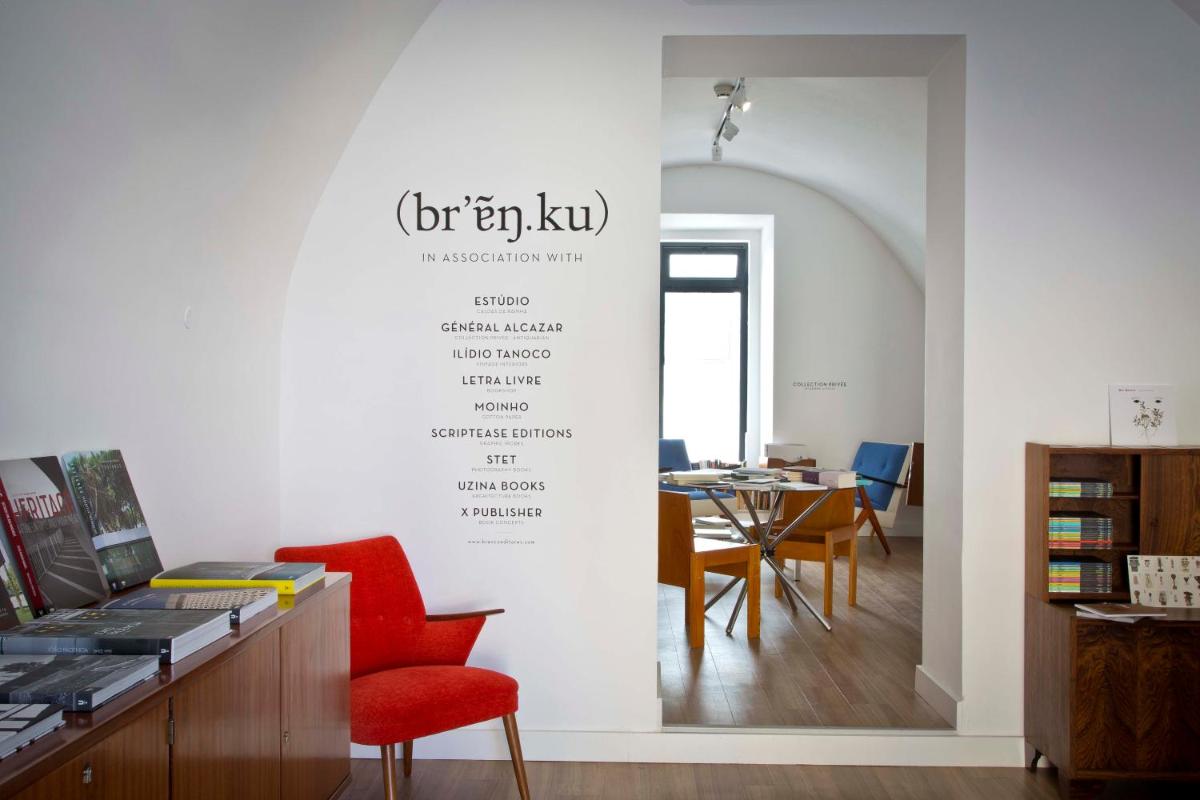 Uma área de estar em Pestana Cidadela Cascais - Pousada & Art District