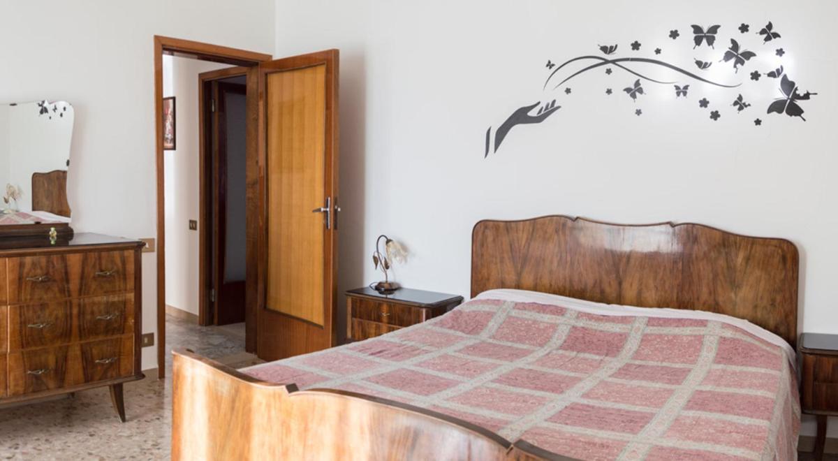 Spacious apartment in Recanati with a 200 m² mountain view - Housity