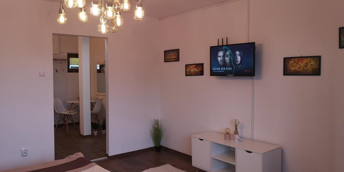 Center Diamond - Housity